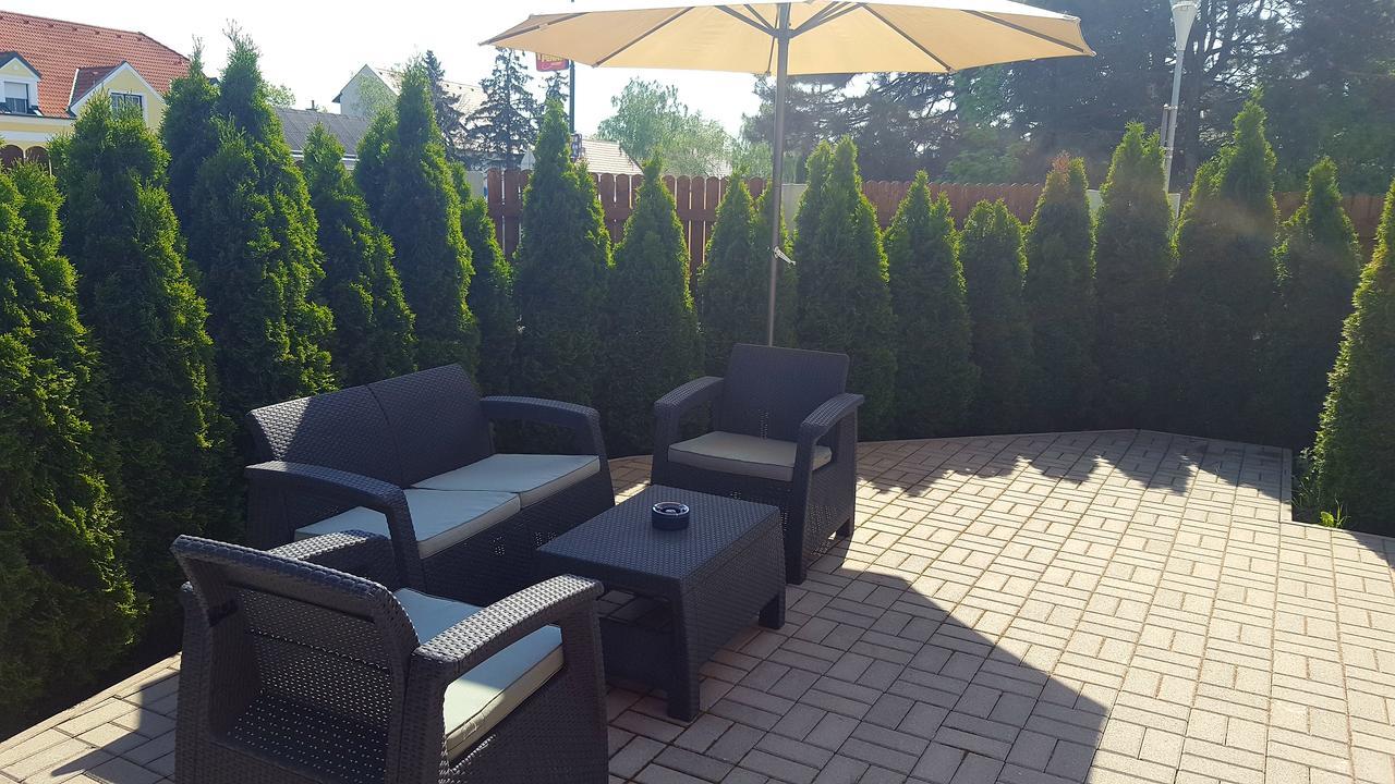 Pension Diana-Parndorf Exterior photo